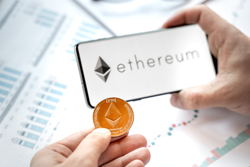 Read more about the article Ethereum (ETH) rebounds to hit $1900 – Can it keep going?