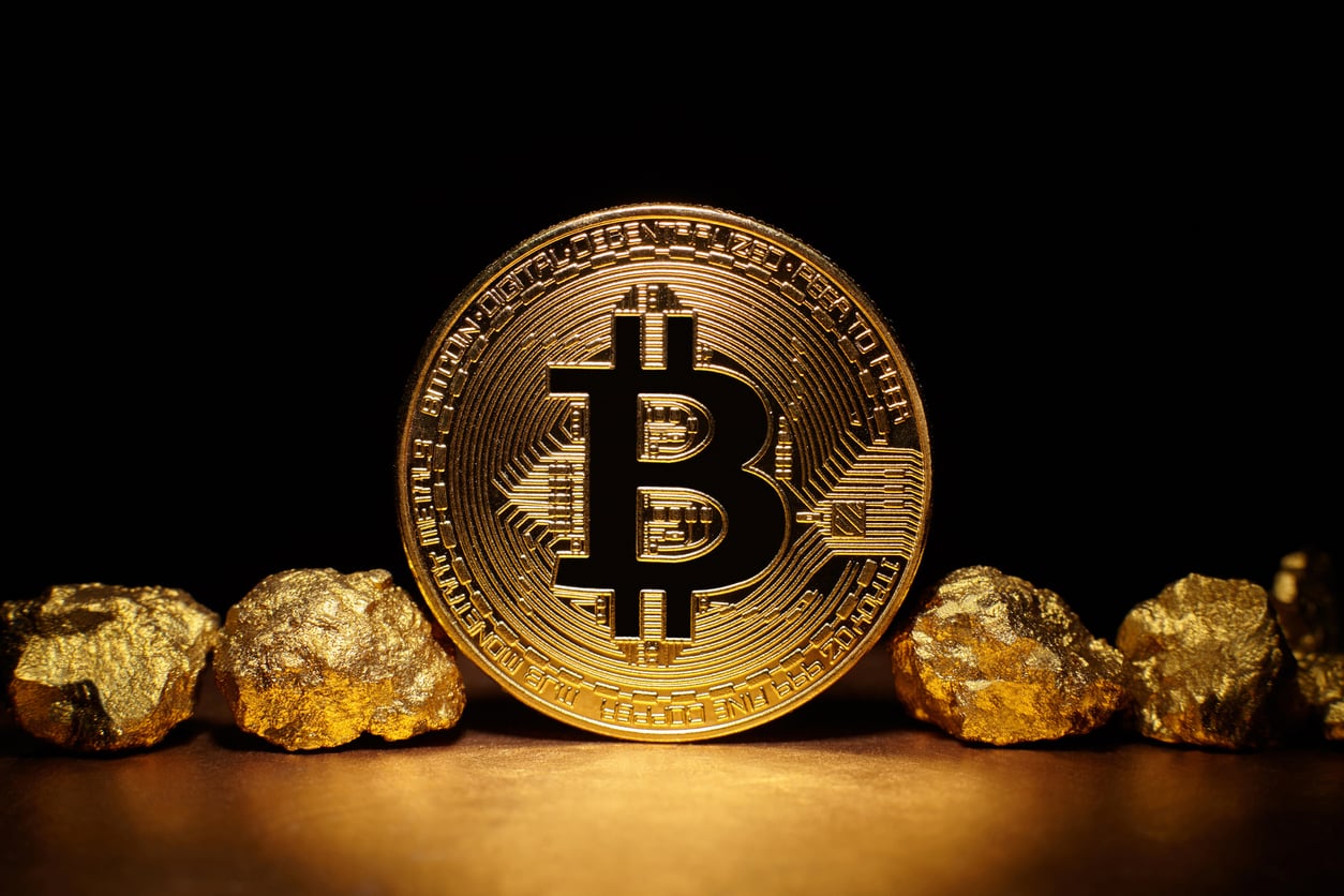 You are currently viewing This Upcoming ETF Hedges Both Bitcoin And Gold Against Inflation