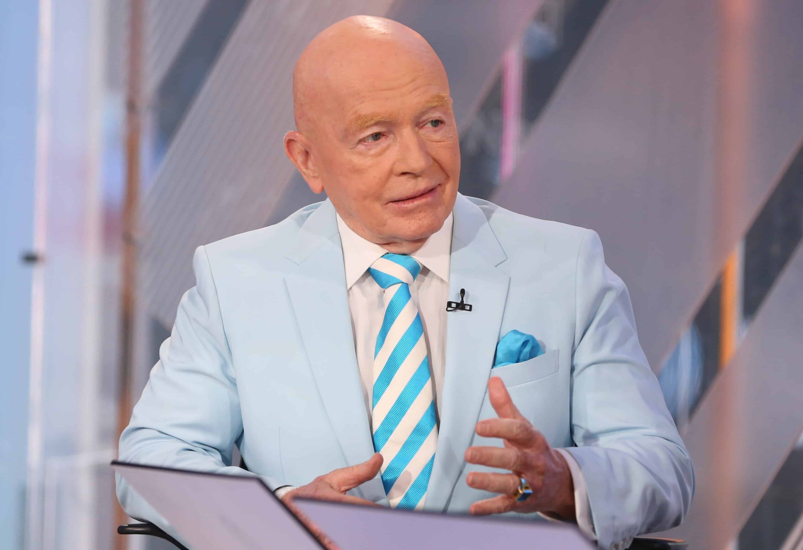 Read more about the article Billionaire Investor Mark Mobius Predicts Why Bitcoin (BTC) Is Yet To Bottom