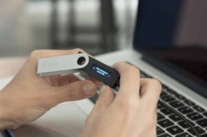 Read more about the article Amid Crypto Winter, Crypto Hardware Wallet Maker Ledger Seeks Fresh Funding