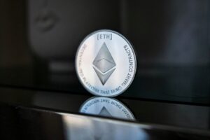 Read more about the article Ethereum To Reach $1,700 But By End Of 2022, According To This Survey