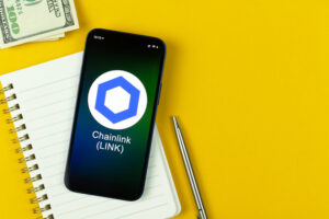 Read more about the article Buy Chainlink on a retracement as momentum remains strong