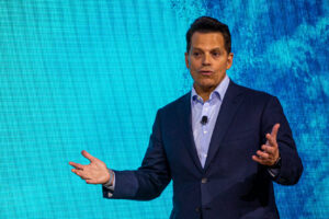 Read more about the article Here’s Why Scaramucci Expects Bitcoin Price To Reach $300,000 Before 2030