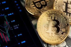 Read more about the article Bitcoin Long-Term Holders Come Under Severe Stress