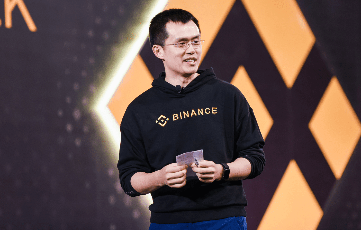 Read more about the article Bitcoin Falls Below $17,000; Mazars Pauses Work For Binance