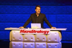 Read more about the article MicroStrategy To Sell $750 Million In Stocks for Bitcoin Purchases