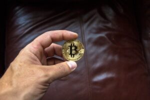 Read more about the article This Crypto Strategist Foresees A Bitcoin Price Reversal Soon