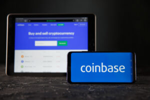 Read more about the article Dan Dolev’s view on Coinbase stock after CFTC sued Binance