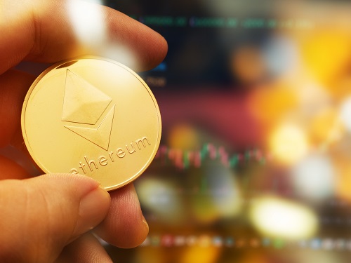 Read more about the article ARB, APT ,LRC soar as altcoins mirror ETH breakout to $2.1k