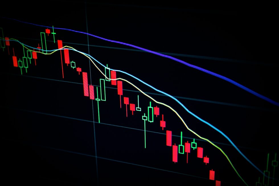 You are currently viewing Bitcoin Dips Below $30,000 Following Overheated Futures Market