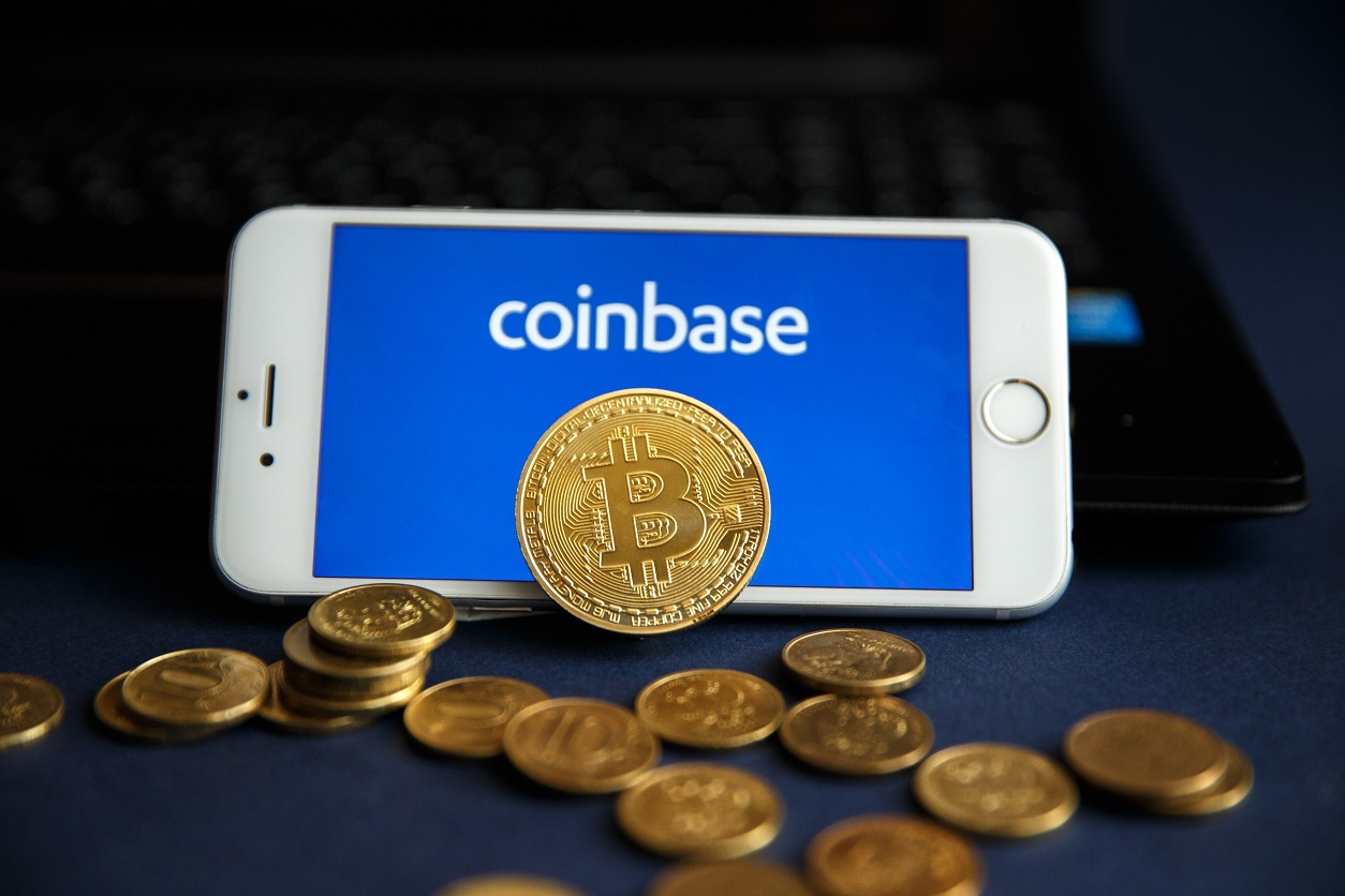 You are currently viewing Coinbase share price continues to fall, as regulators move in and crypto volumes lag