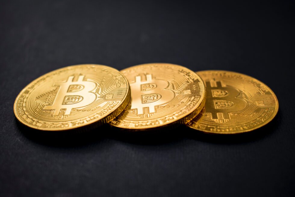 Read more about the article Bitcoin Inscription Hype Fading? Fee Share Drops To 26%