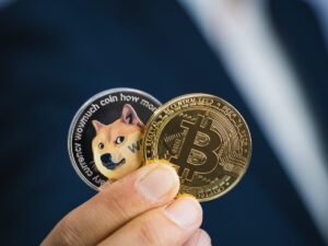 Read more about the article Dogecoin, Shiba Inu, ApeCoin, PEPE Decouple From Bitcoin?