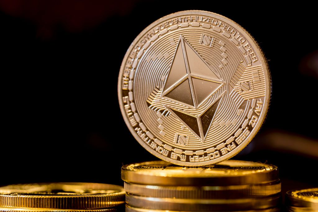 Read more about the article Ethereum Supply On Exchanges Fall To 2015 Levels, 3 Price Targets For Bulls