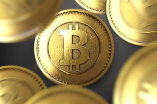 Read more about the article Bitcoin Whales Sell 50,000 BTC Worth $2.2 Billion, Is The Rally Over?