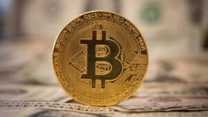 Read more about the article Analyst Predicts Bitcoin Consolidation, Eyes Long-Term Price Target Of $500,000