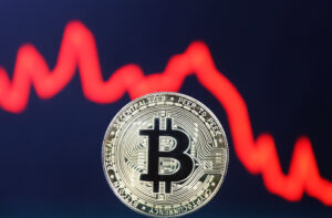 Read more about the article Bitcoin Suffers Crash To $65,000 As Spot ETF Inflows Wane